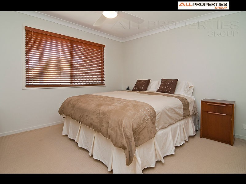 27 DRACON STREET, Regents Park QLD 4118
