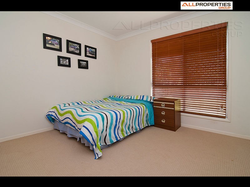 27 DRACON STREET, Regents Park QLD 4118