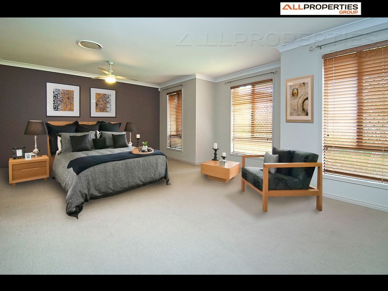 19 Piccadilly Place, Forest Lake QLD 4078