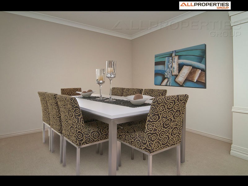19 Piccadilly Place, Forest Lake QLD 4078