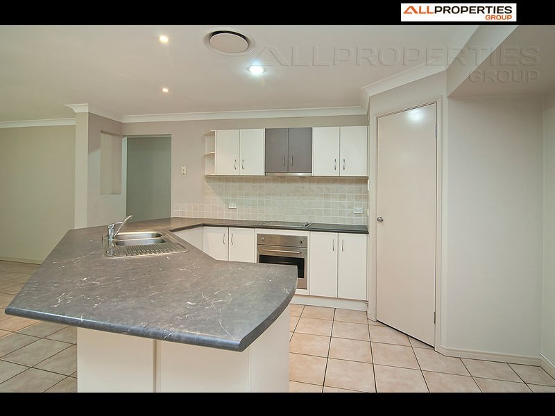 19 Piccadilly Place, Forest Lake QLD 4078