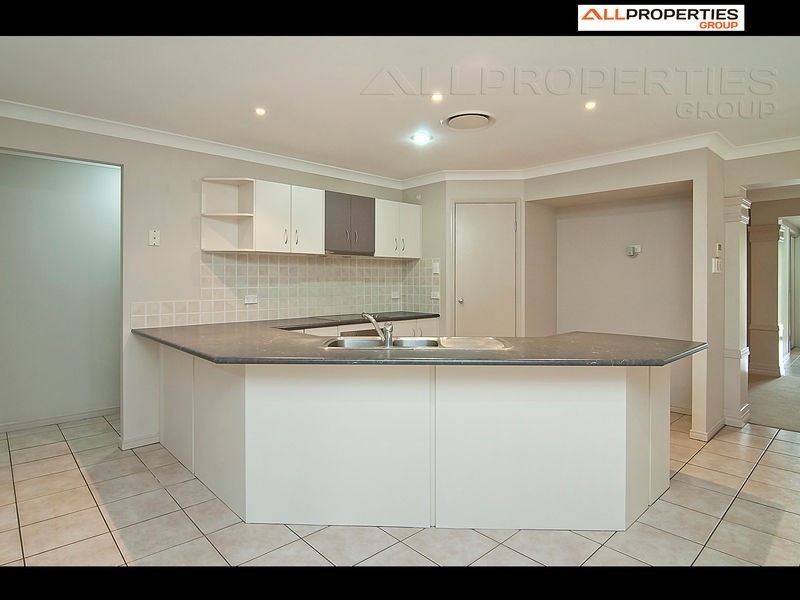 19 Piccadilly Place, Forest Lake QLD 4078