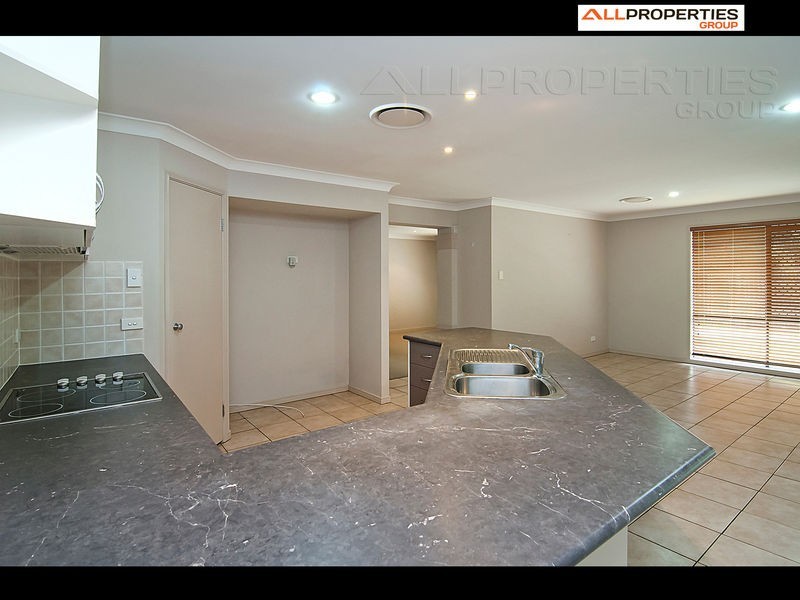 19 Piccadilly Place, Forest Lake QLD 4078