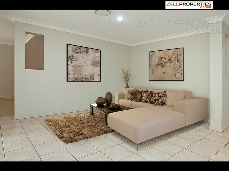 19 Piccadilly Place, Forest Lake QLD 4078