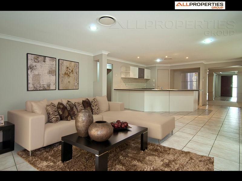 19 Piccadilly Place, Forest Lake QLD 4078