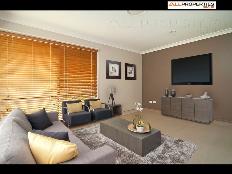 19 Piccadilly Place, Forest Lake QLD 4078