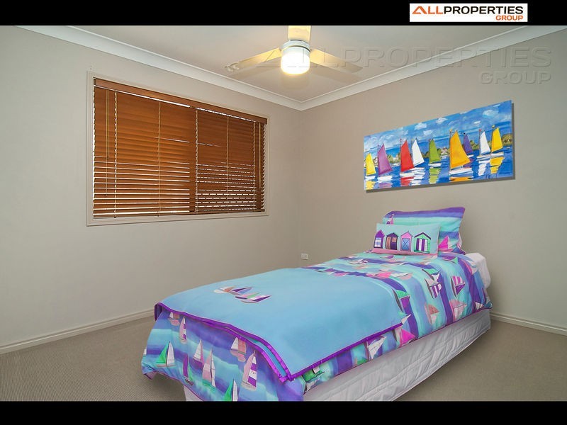 19 Piccadilly Place, Forest Lake QLD 4078