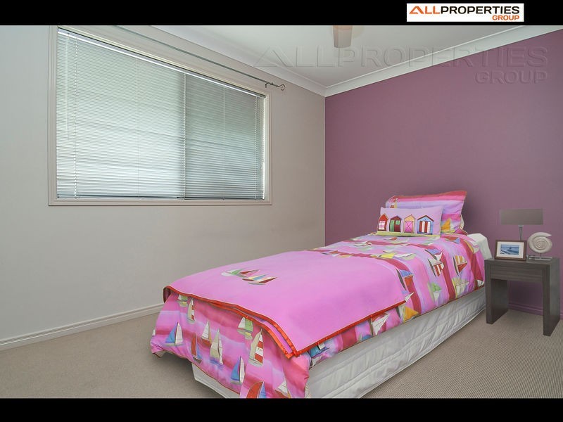 19 Piccadilly Place, Forest Lake QLD 4078