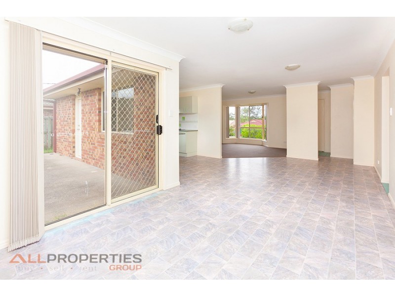 17 Paddies Crescent, Crestmead QLD 4132