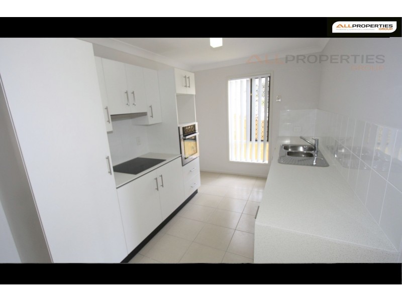 10 Bowen Place, Blackstone QLD 4304