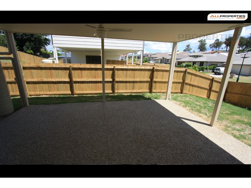 98 High Street, Blackstone QLD 4304