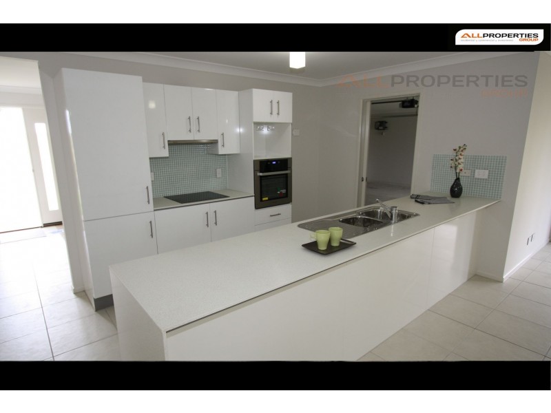 11 Goddards Road, Yamanto QLD 4305