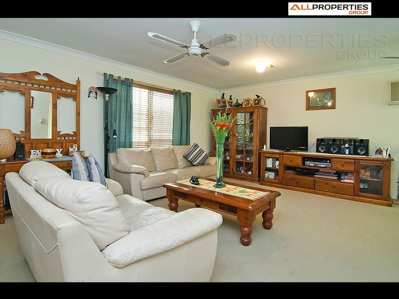 5 COSWAY STREET, Hillcrest QLD 4118