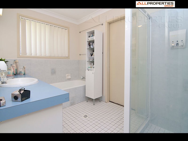 5 COSWAY STREET, Hillcrest QLD 4118