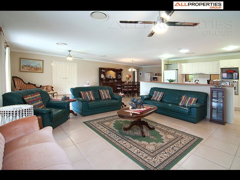 37 Talisker Pl, Parkinson QLD 4115