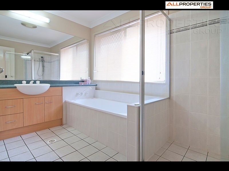 37 Talisker Pl, Parkinson QLD 4115