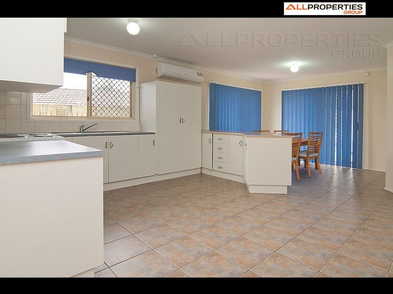 28 MORTLAKE CRESCENT, Boronia Heights QLD 4124