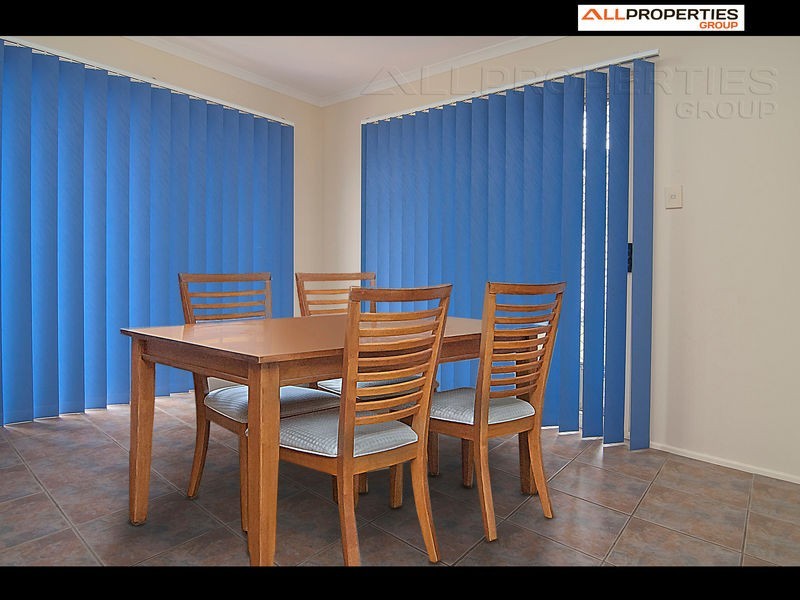 28 MORTLAKE CRESCENT, Boronia Heights QLD 4124