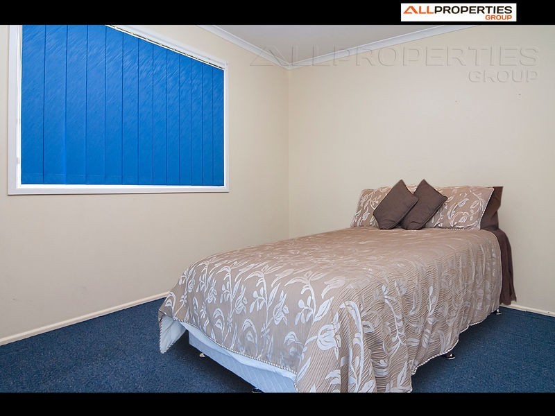 28 MORTLAKE CRESCENT, Boronia Heights QLD 4124
