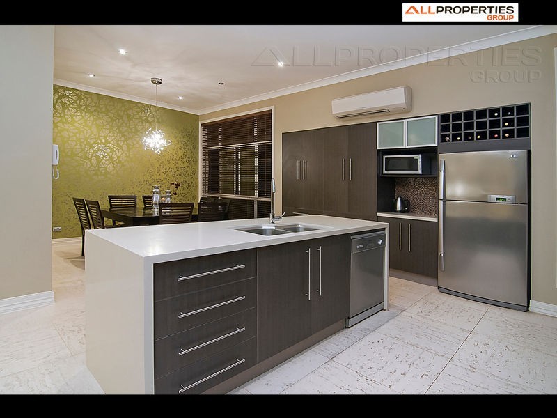 1 Mangaroon Court, Shailer Park QLD 4128