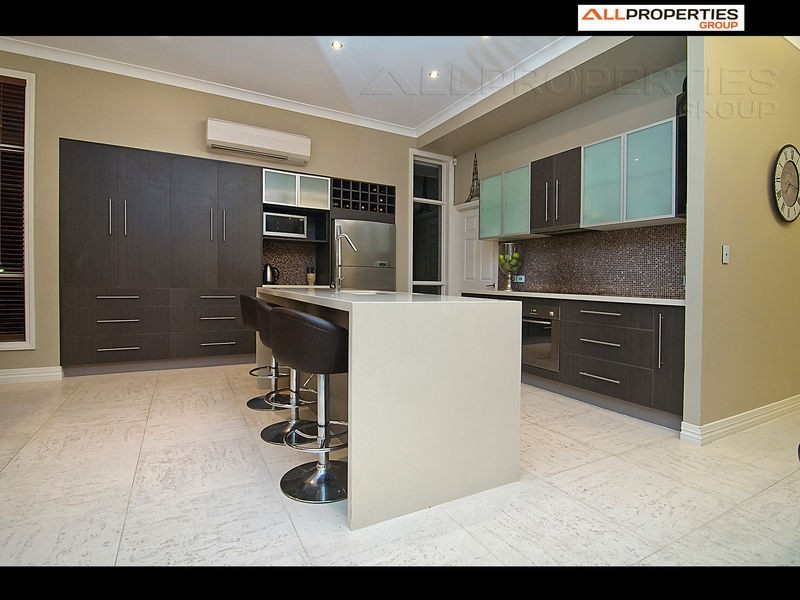 1 Mangaroon Court, Shailer Park QLD 4128