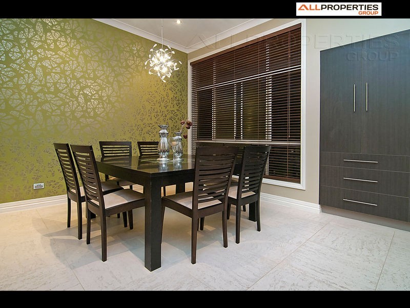 1 Mangaroon Court, Shailer Park QLD 4128