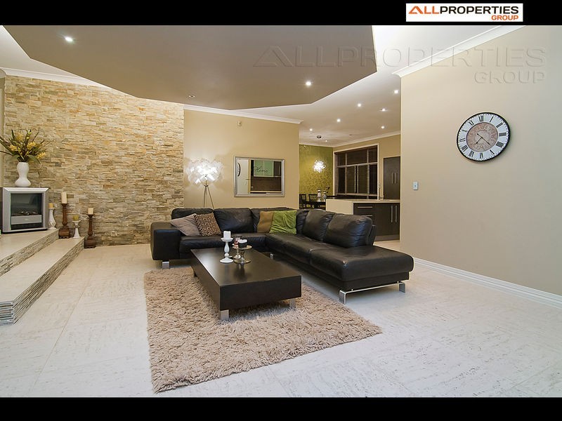 1 Mangaroon Court, Shailer Park QLD 4128