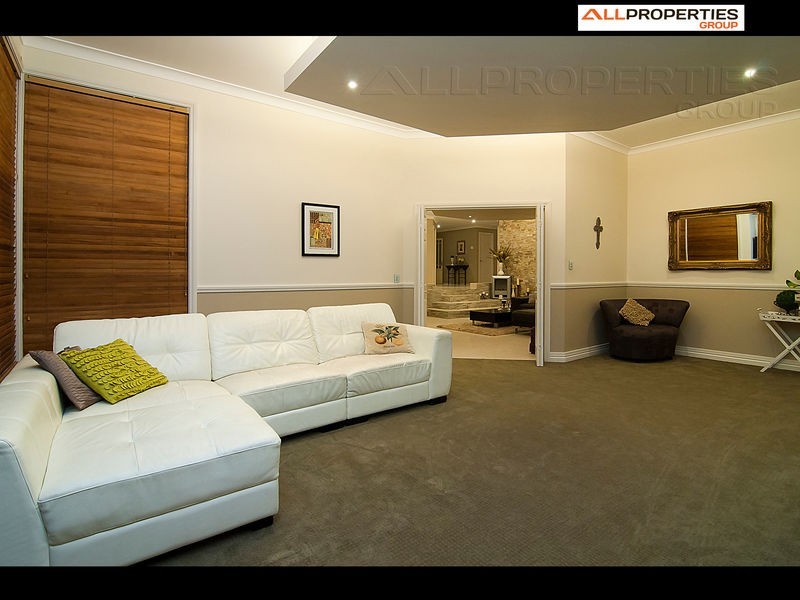 1 Mangaroon Court, Shailer Park QLD 4128