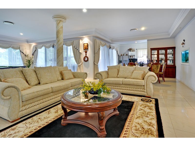 2 Ironbark Place, Heathwood QLD 4110