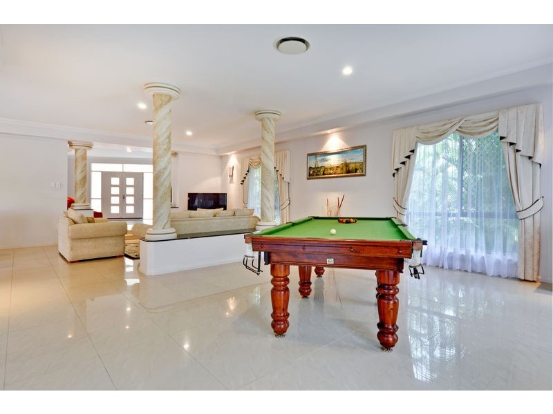 2 Ironbark Place, Heathwood QLD 4110