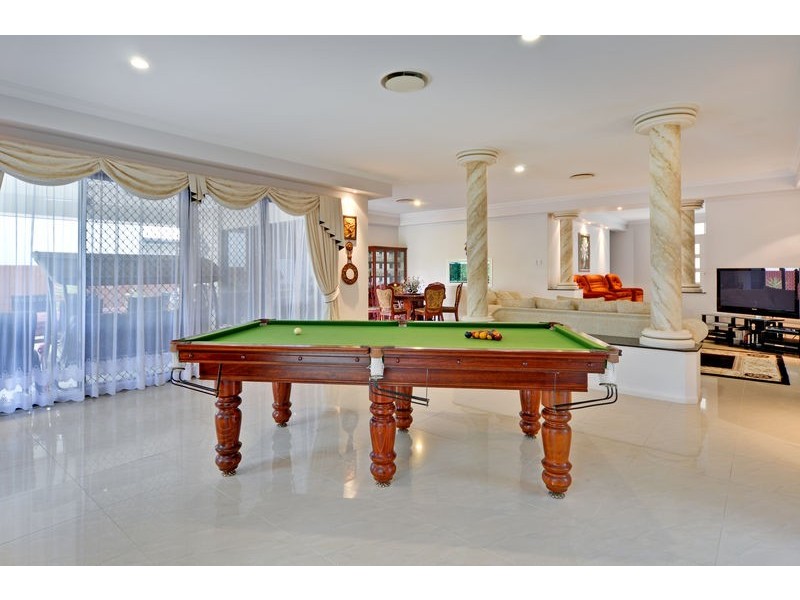 2 Ironbark Place, Heathwood QLD 4110