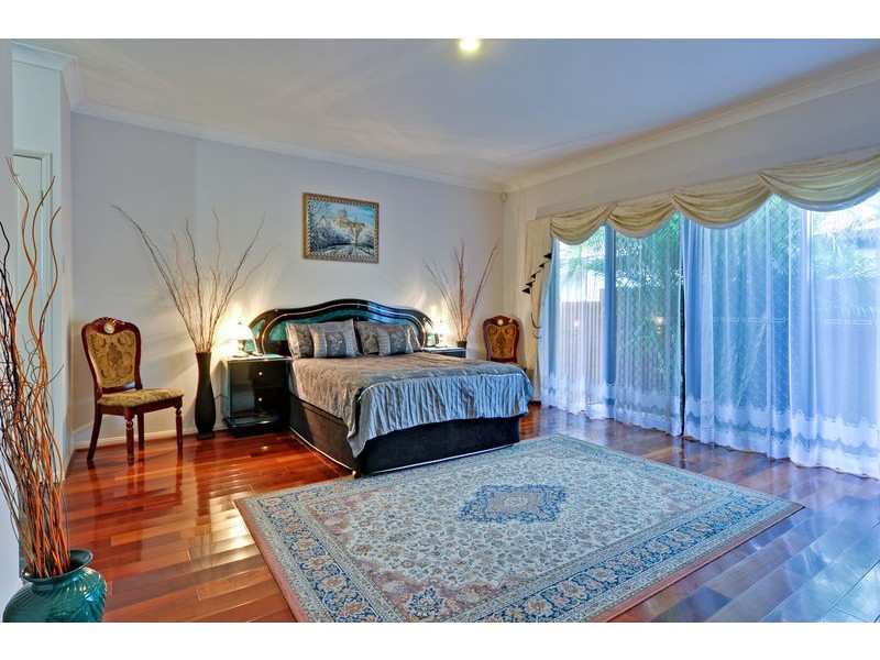 2 Ironbark Place, Heathwood QLD 4110