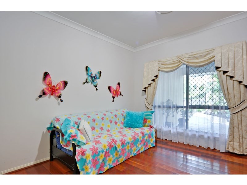 2 Ironbark Place, Heathwood QLD 4110