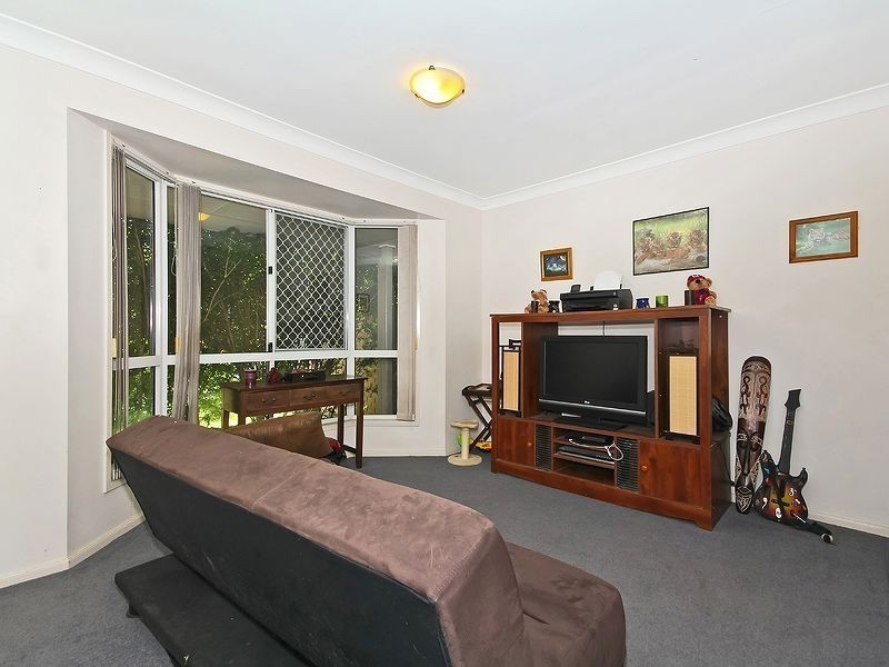 37 Brooklands Cct, Forest Lake QLD 4078