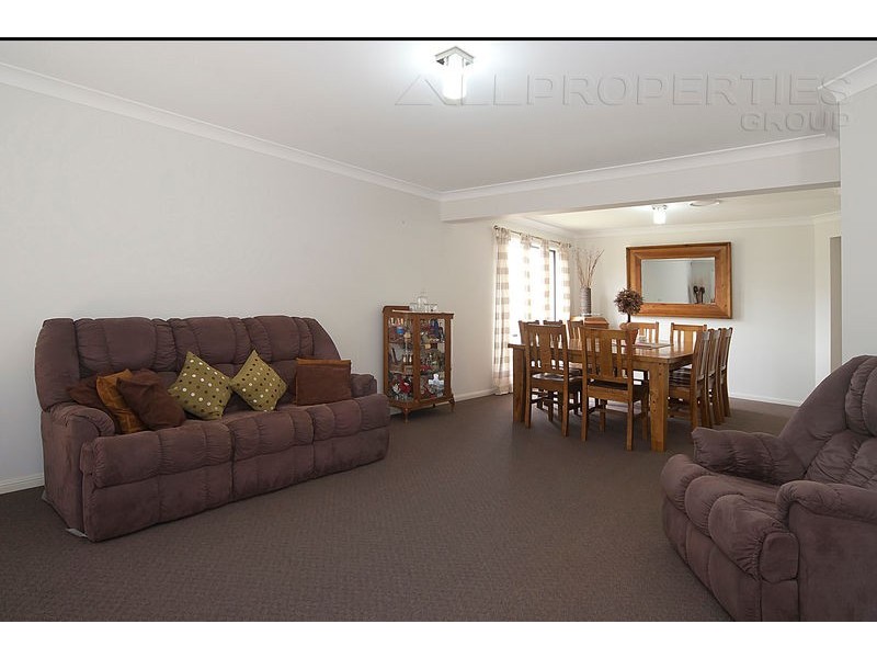 49 Laurel Street, Heathwood QLD 4110