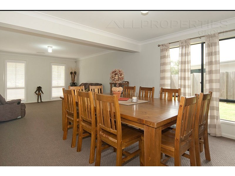 49 Laurel Street, Heathwood QLD 4110