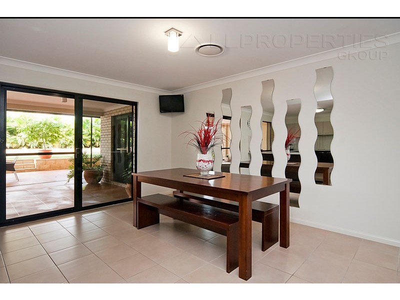 49 Laurel Street, Heathwood QLD 4110