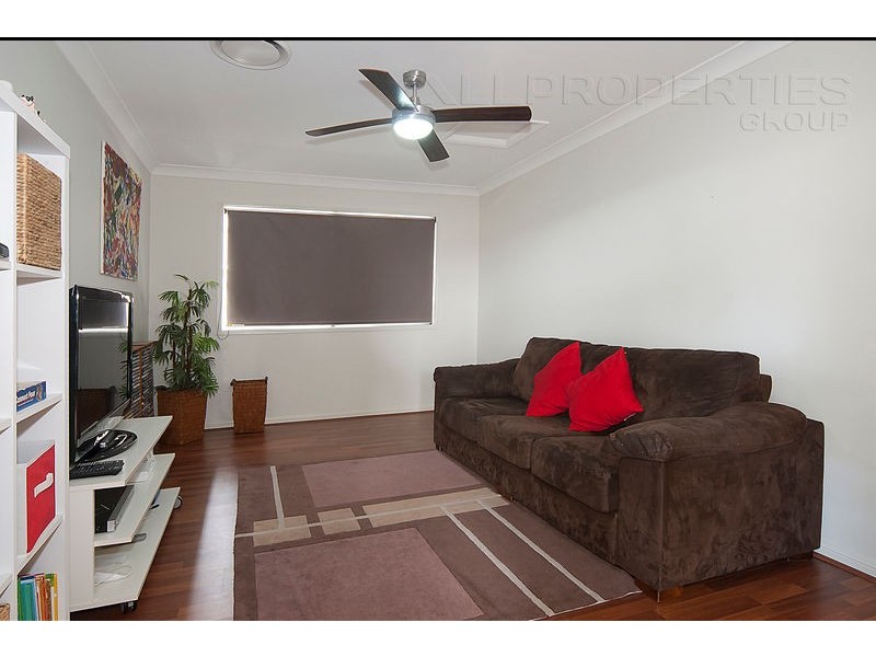 49 Laurel Street, Heathwood QLD 4110