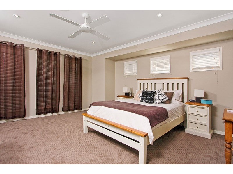 6 Gardenia Circuit, Heathwood QLD 4110