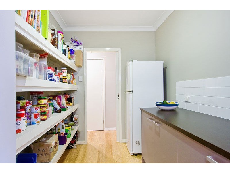 6 Gardenia Circuit, Heathwood QLD 4110