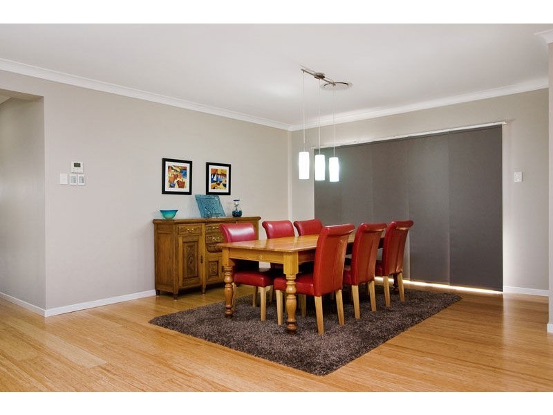 6 Gardenia Circuit, Heathwood QLD 4110