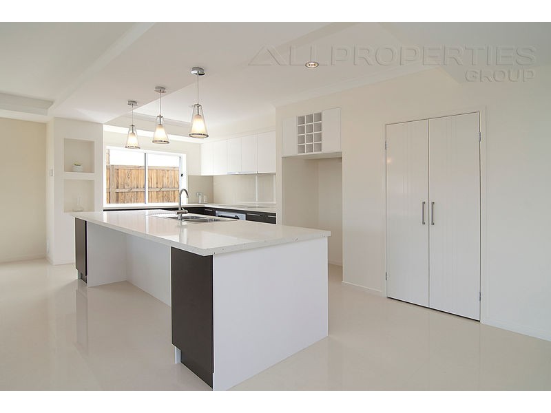 26 Lakeview Place, Springfield Lakes QLD 4300