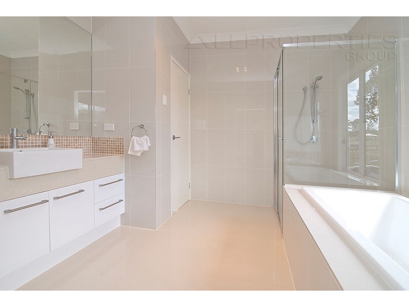 26 Lakeview Place, Springfield Lakes QLD 4300