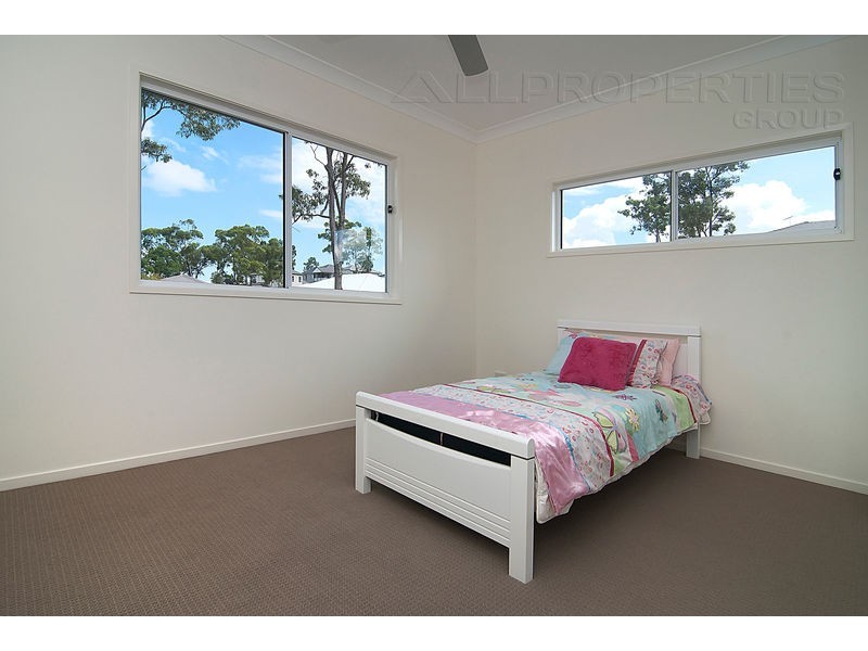 26 Lakeview Place, Springfield Lakes QLD 4300