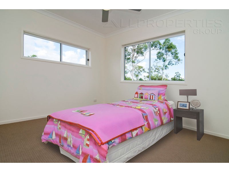 26 Lakeview Place, Springfield Lakes QLD 4300