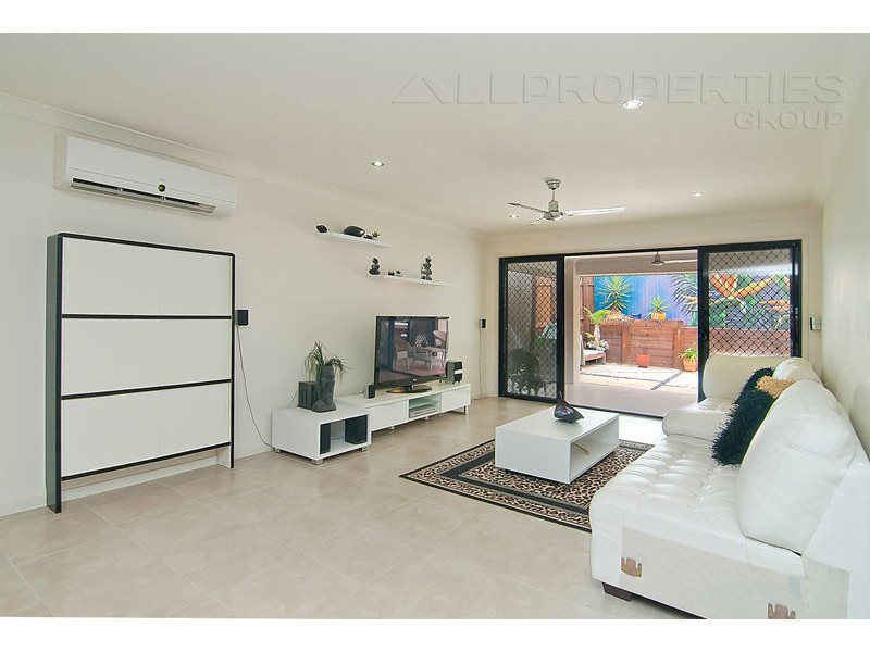 74 Mossman Pde, Waterford QLD 4133