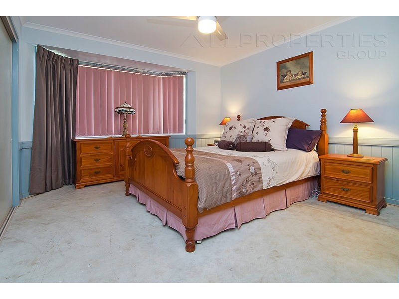 49 BOTTLEBRUSH DRIVE, Regents Park QLD 4118