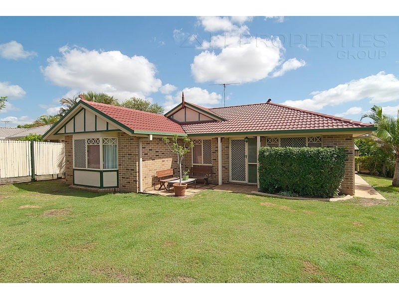 49 BOTTLEBRUSH DRIVE, Regents Park QLD 4118