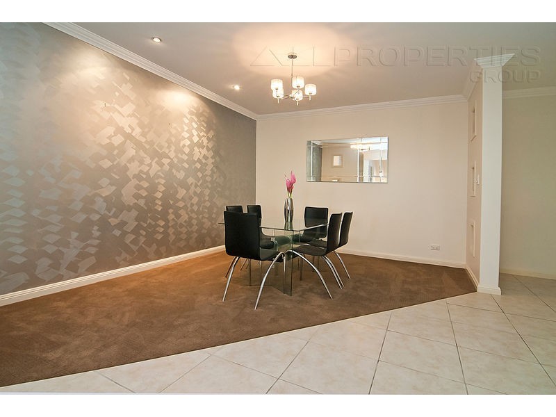 16 Santa Cruz Place, Forest Lake QLD 4078