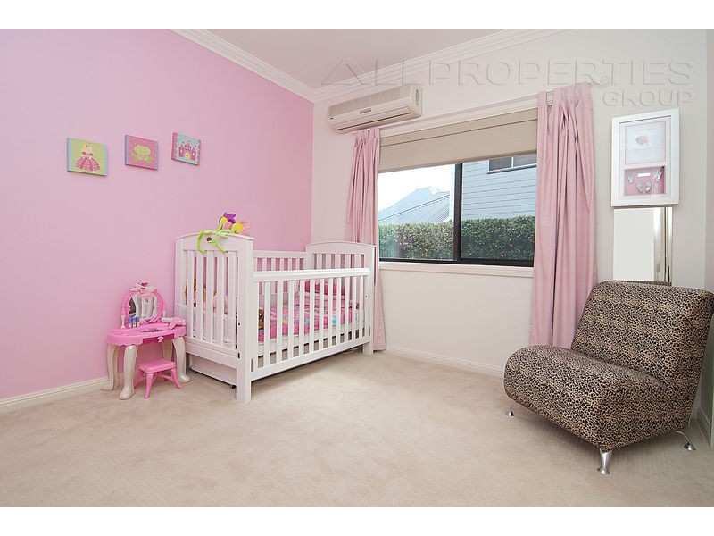 16 Santa Cruz Place, Forest Lake QLD 4078